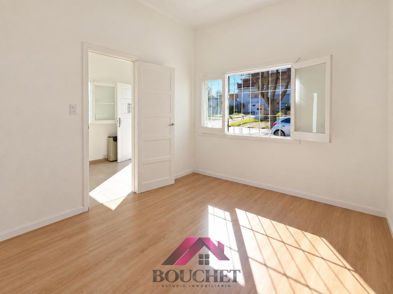 CASA 3 AMBIENTES CON PATIO Y GARAGE EN VENTA | LAS AVENIDAS