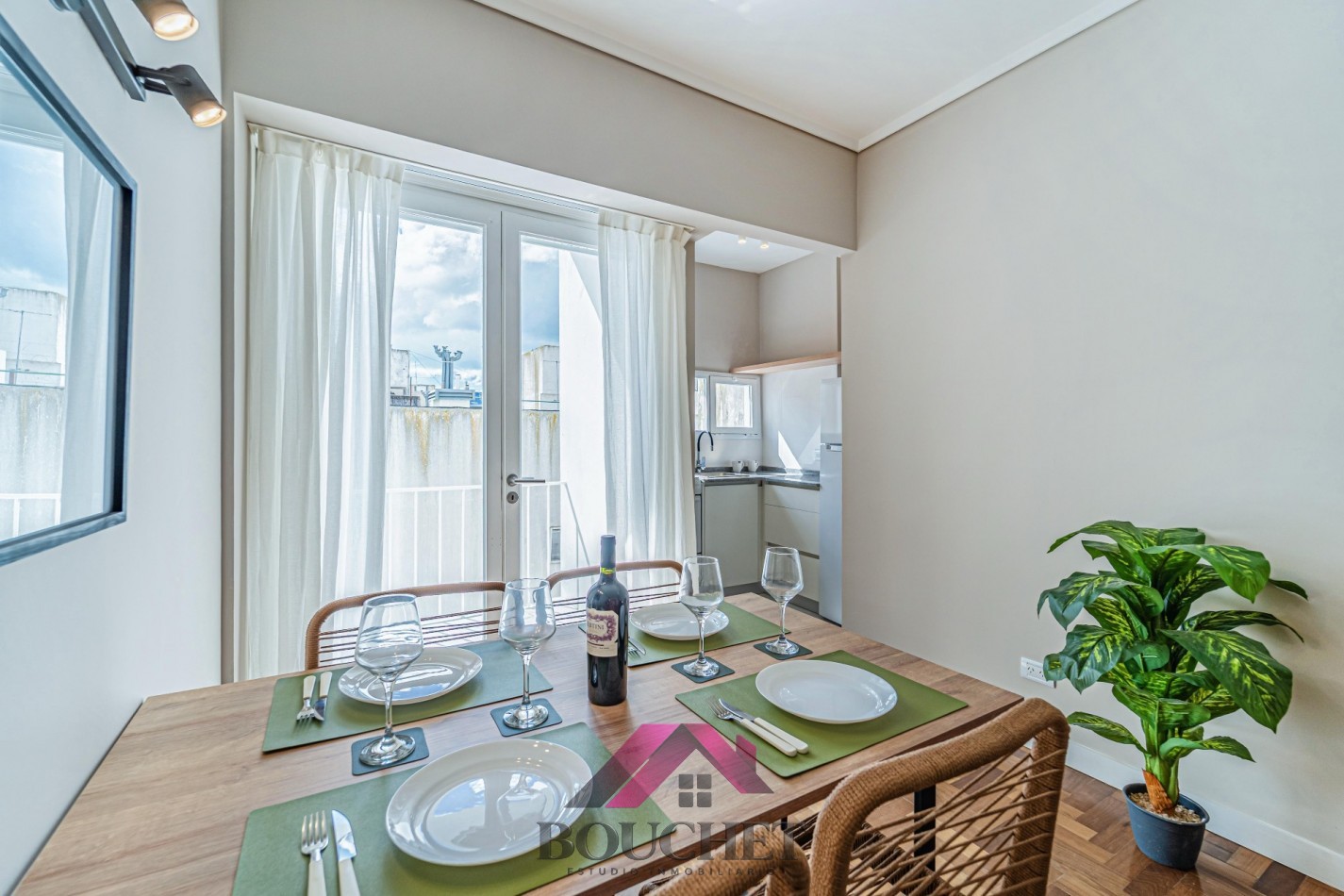DEPARTAMENTO 2 AMBIENTES CON BALCON EN VENTA | CENTRO