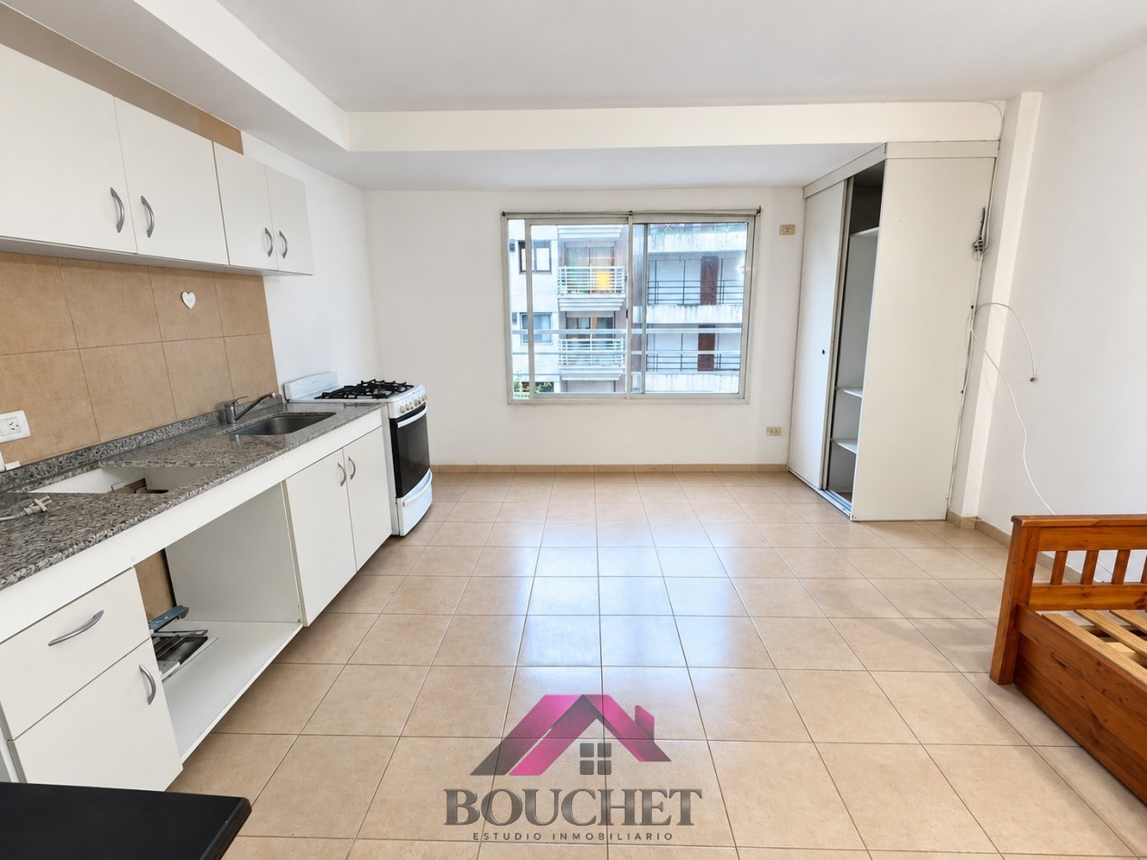 DEPARTAMENTO MONOAMBIENTE A LA CALLE EN VENTA | PLAZA COLON