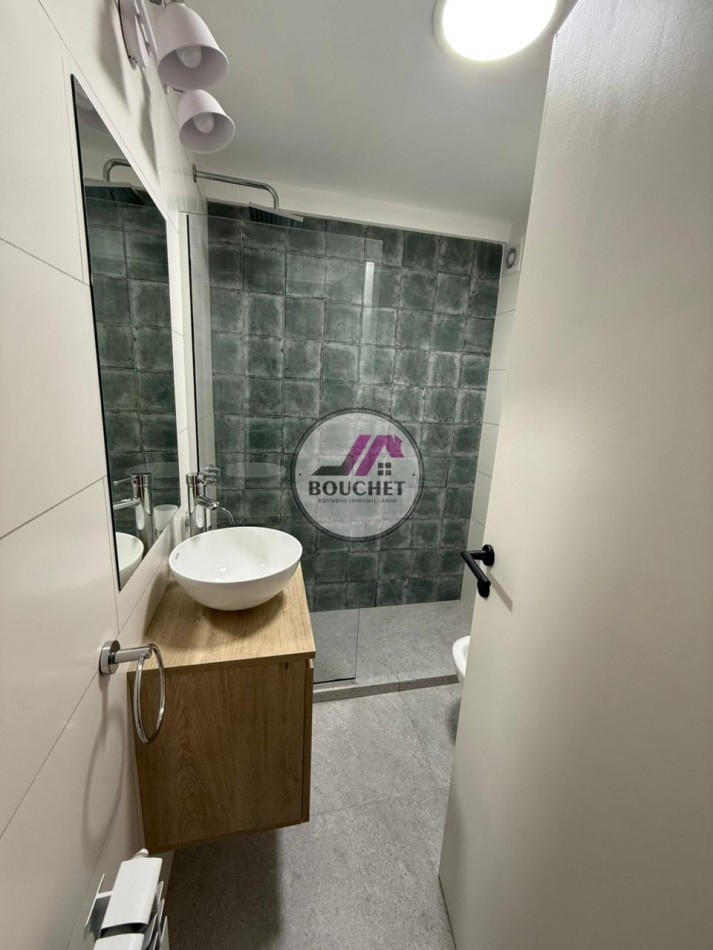 VENDO DEPARTAMENTO 3 AMBIENTES CON BALCON Y COCHERA