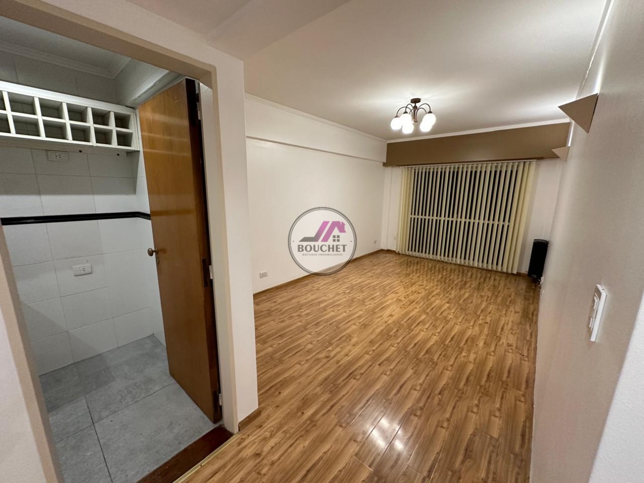 VENDO DEPARTAMENTO 3 AMBIENTES CON COCHERA PLAZA MITRE