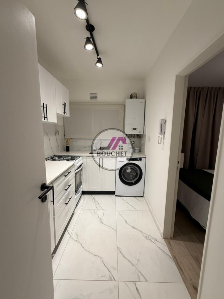 VENDO DEPARTAMENTO 3 AMBIENTES CON BALCON Y COCHERA