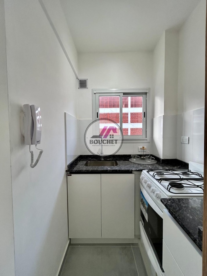 VENDO DEPARTAMENTO MONOAMBIENTE CON BALCON A LA CALLE