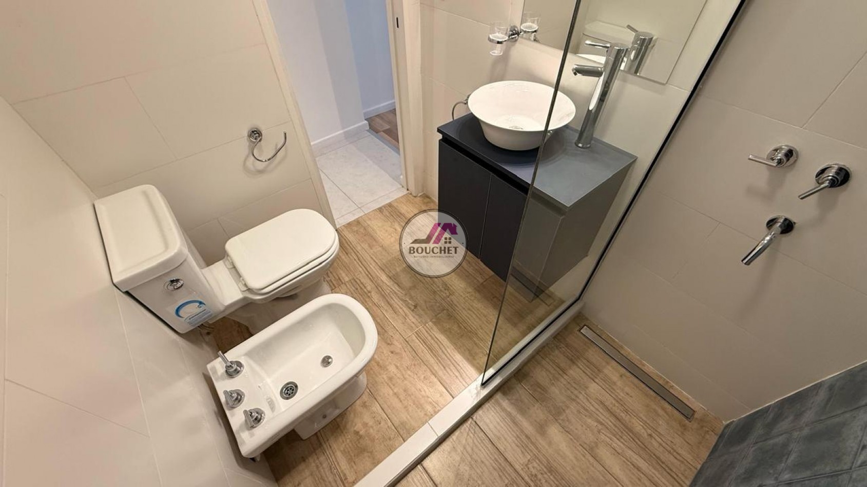 VENDO DEPARTAMENTO 2 AMBIENTES CON BALCON SALIENTE 