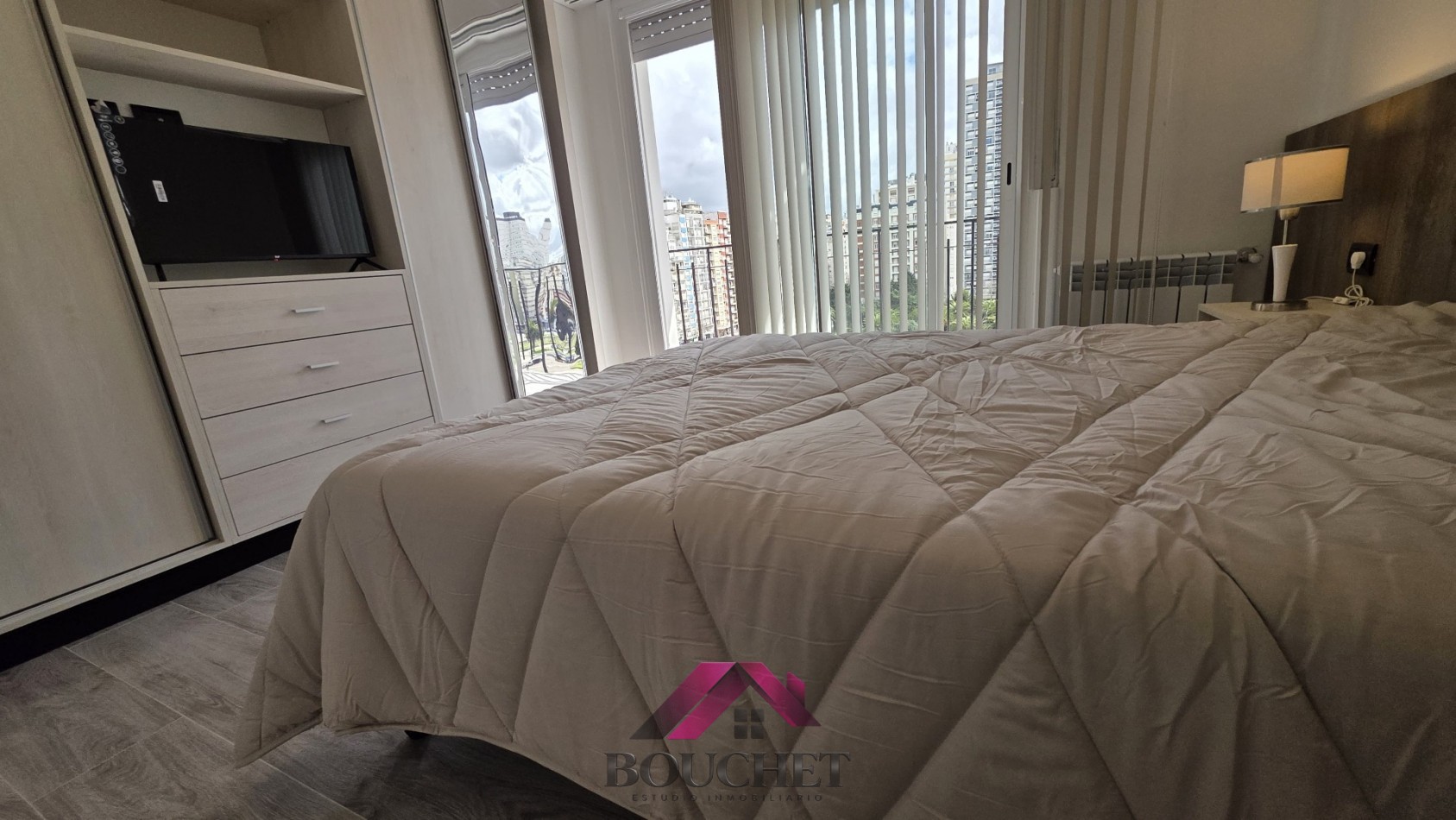 DEPARTAMENTO 3 AMBIENTES RECICLADO CON BALCON EN VENTA | PLAZA COLON