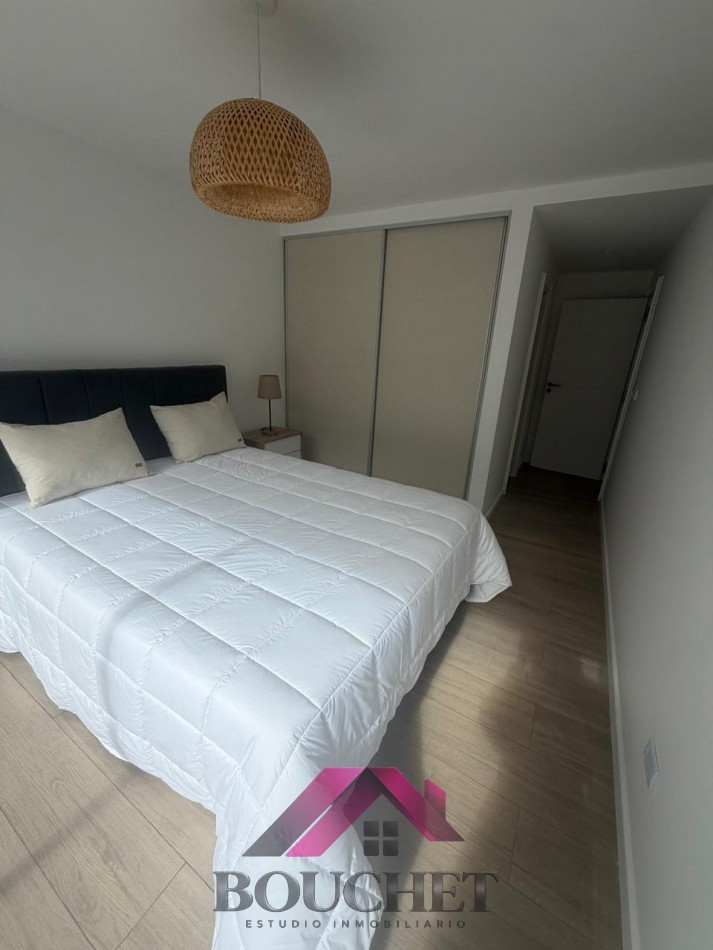 DEPARTAMENTO 2 AMBIENTES A LA CALLE CON BALCON | PLAZA COLON 
