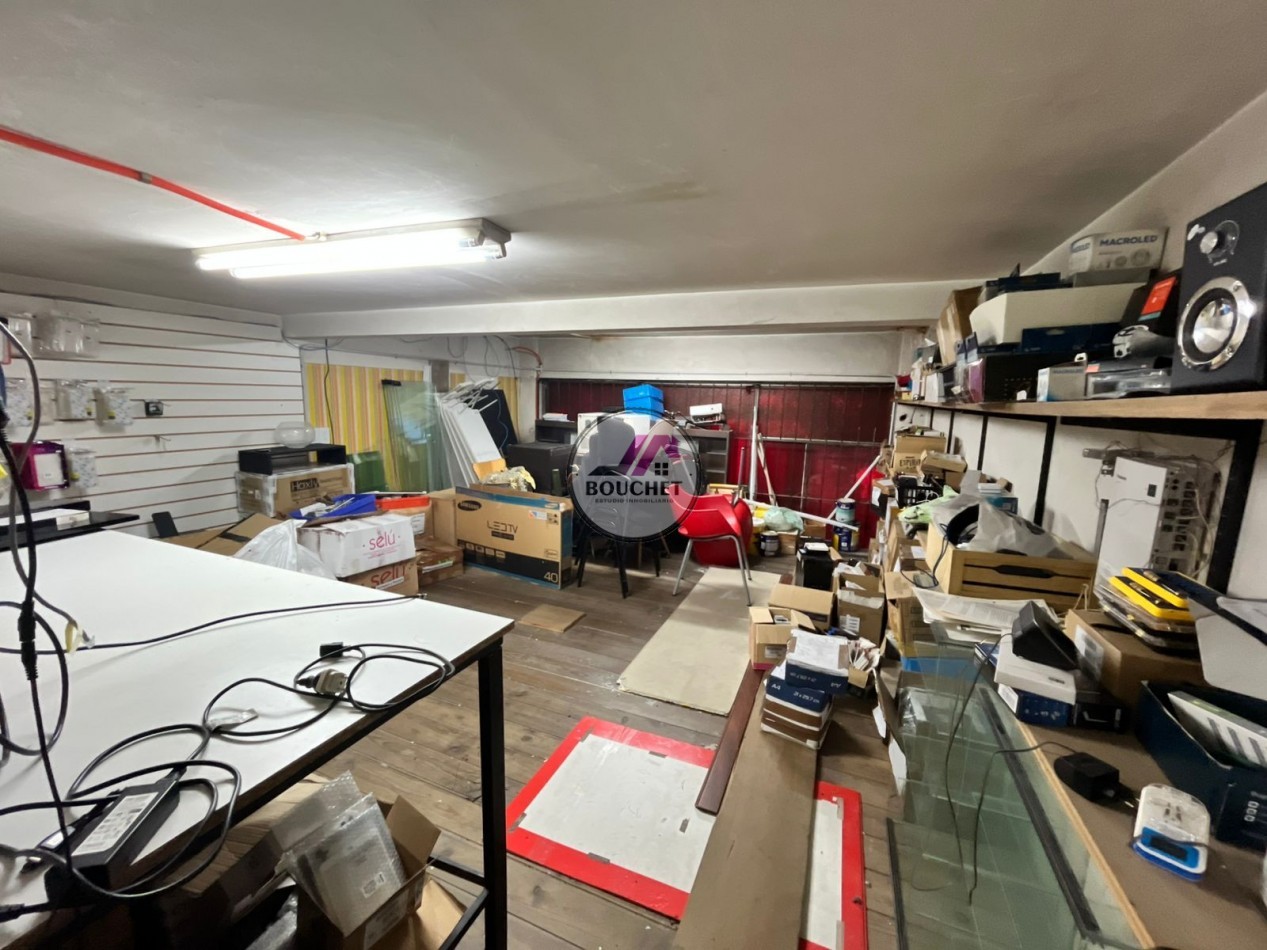 VENDO LOCAL COMERCIAL SOBRE CALLE GUEMES