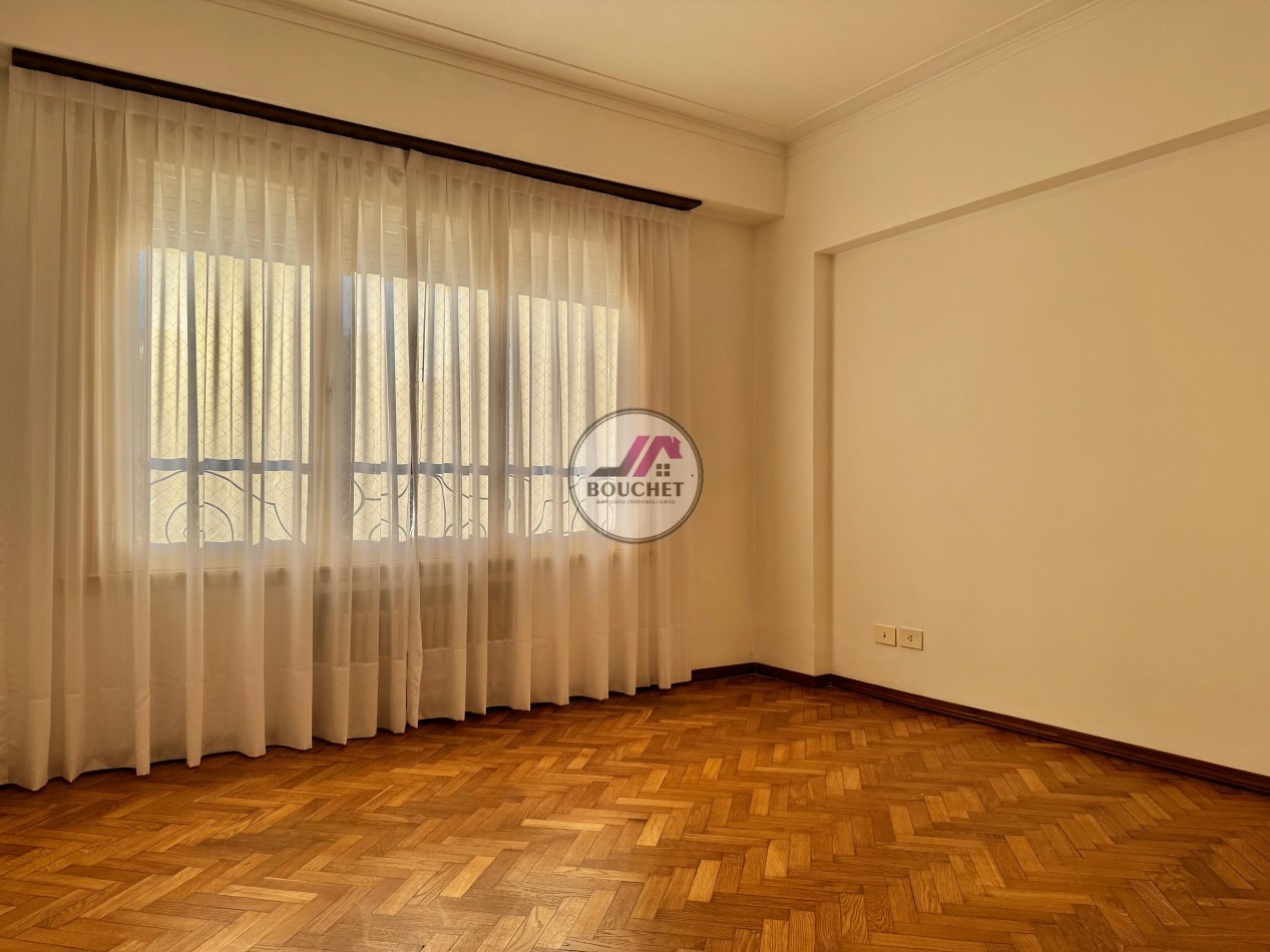 VENDO DEPARTAMENTO 4 AMBIENTES CON BAULERA Y BALCON