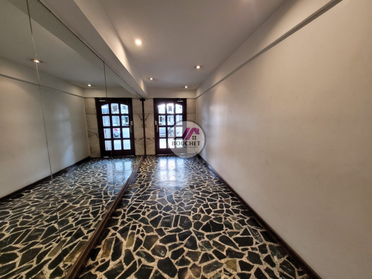 VENDO DEPARTAMENTO 2 AMBIENTES CON BALCON