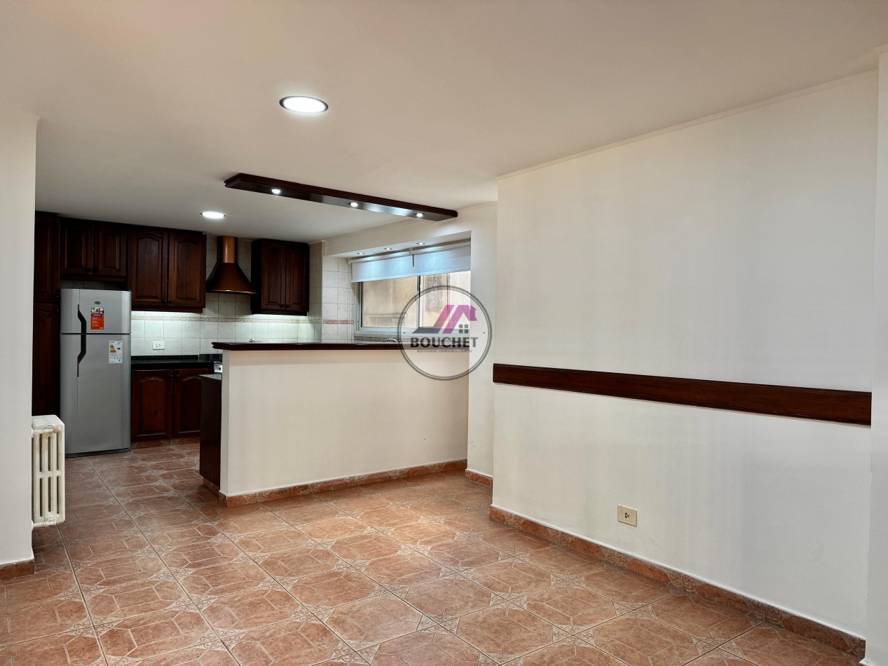 VENDO DEPARTAMENTO 4 AMBIENTES CON BAULERA Y BALCON