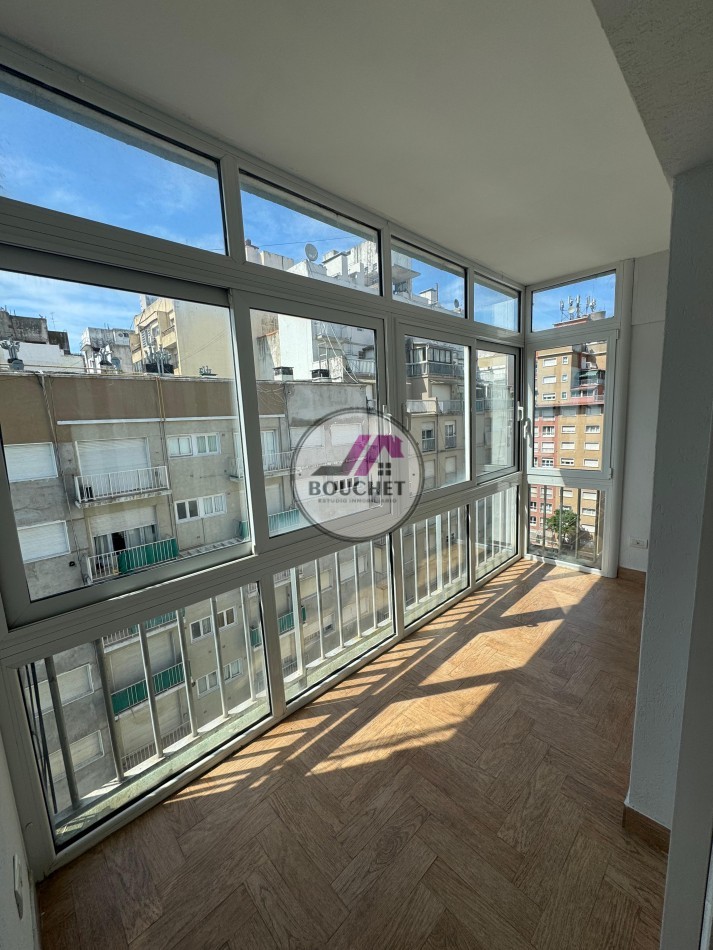 VENDO DEPARTAMENTO 4 AMBIENTES CON BALCON TERRAZA