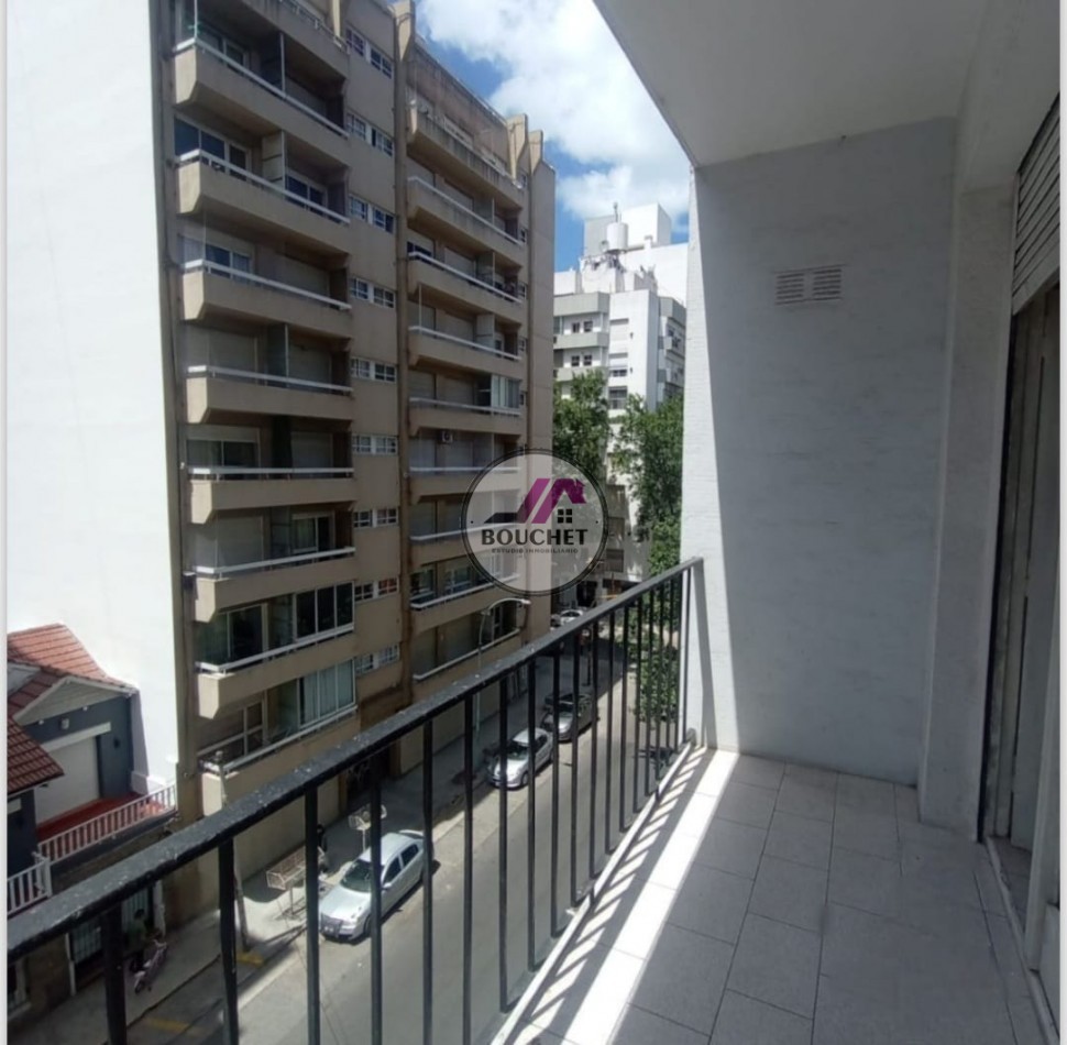 VENDO DEPARTAMENTO 2 AMBIENTES CON BALCON