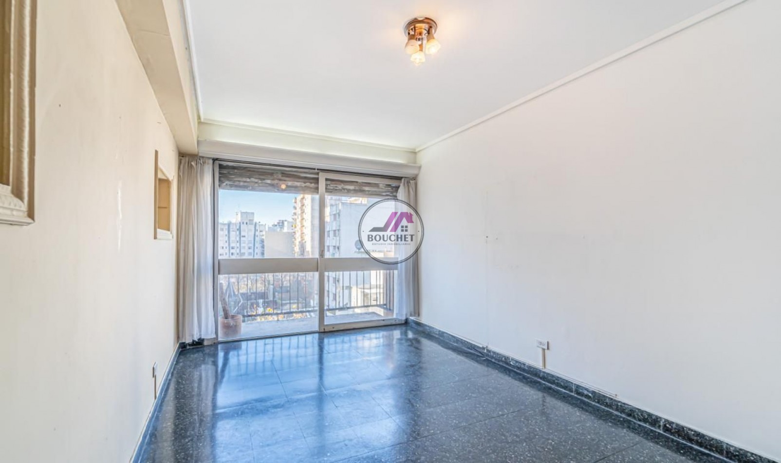 DEPARTAMENTO 2 AMBIENTES CON DEPENDENCIA Y COCHERA EN VENTA | PLAZA COLON