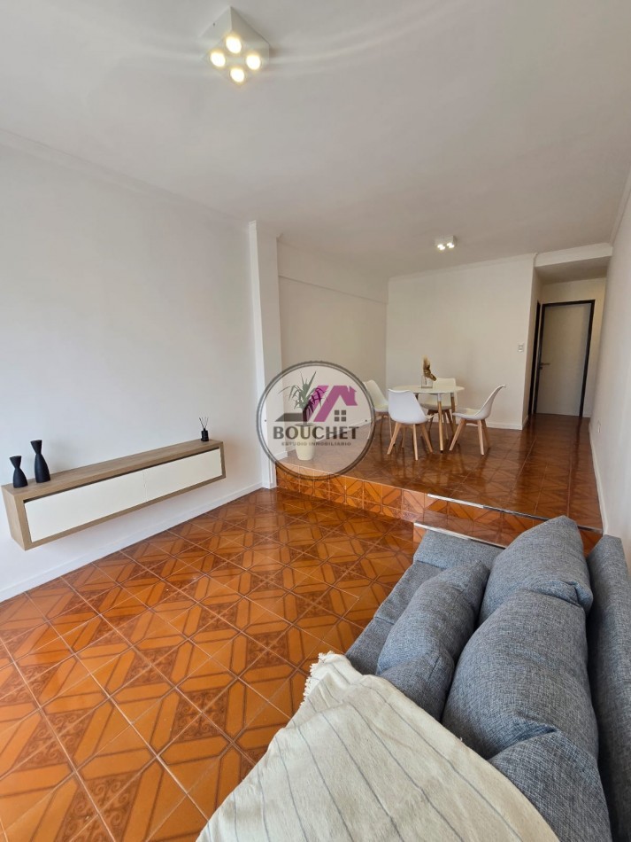 VENDO DEPARTAMENTO 2 AMBIENTES A LA CALLE CON COCHERA