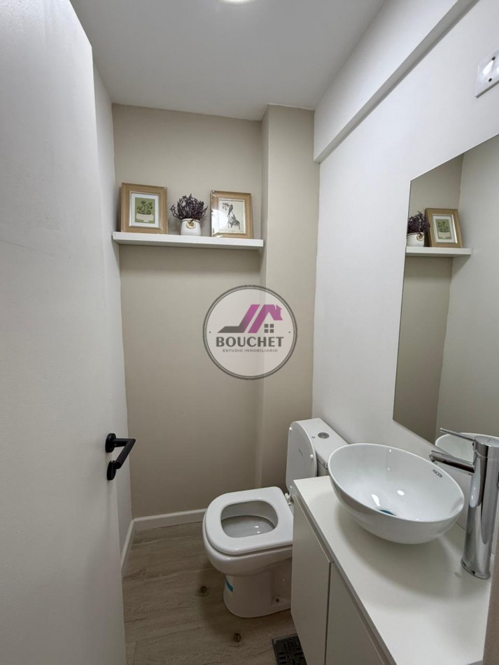 VENDO DEPARTAMENTO 3 AMBIENTES CON BALCON Y COCHERA