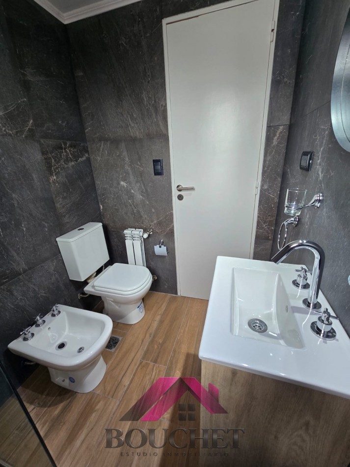 DEPARTAMENTO 2 AMBIENTES A LA CALLE Y BALCONES | PLAZA MITRE