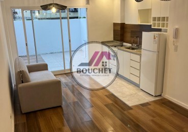 VENDO DEPARTAMENTO MONOAMBIENTE CON PATIO SOBRE COLON