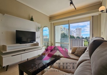 DEPARTAMENTO 2 AMBIENTES CON BALCON FRENTE A LA PLAZA EN VENTA | PLAZA COLON