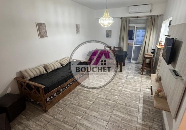 VENDO DEPARTAMENTO 2 AMBIENTES A LA CALLE CON BALCON